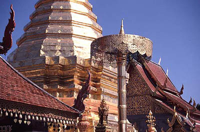 Golden Umbrella, Wat Doi Suthep